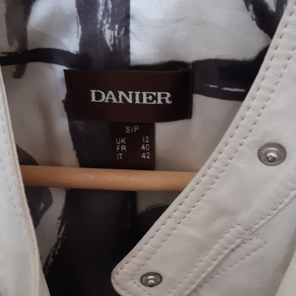 Danier White moto jacket size S - Picture 2 of 3